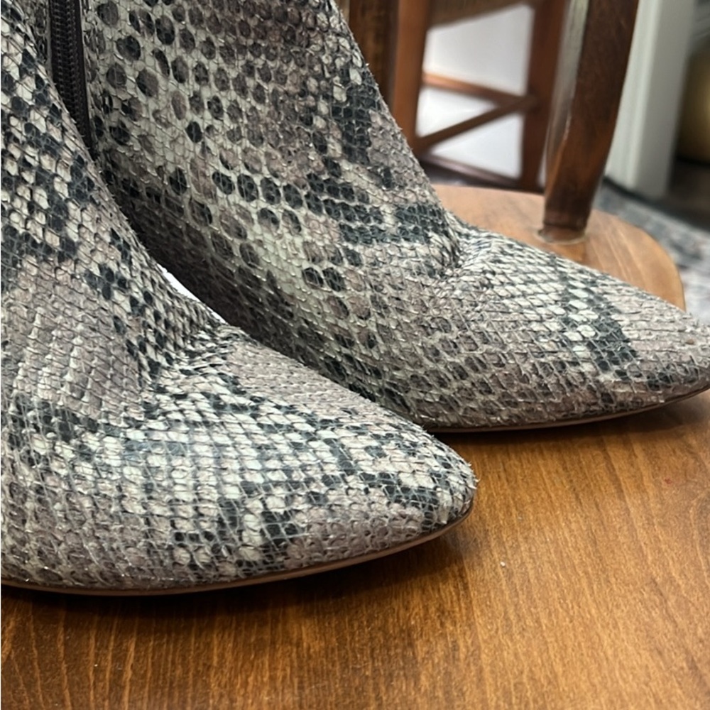 Matisse Anthropologie Size 10 Snakeskin Booties - Picture 5 of 7